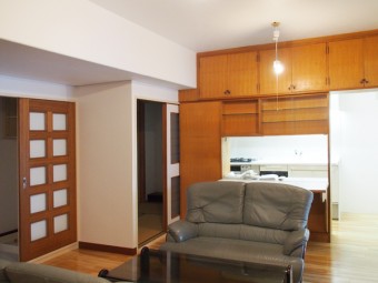 光が入りにくいリビングを明るくイメージチェンジ